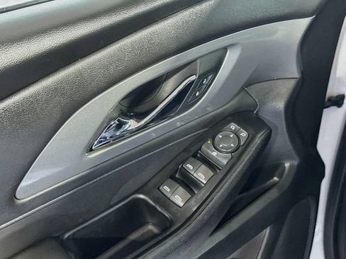 Used 2023 Chevrolet Traverse LT AWD/4WD image 17