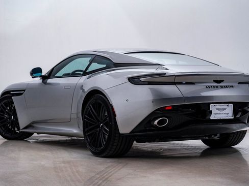 Used 2024 Aston Martin DB12 Coupe image 8