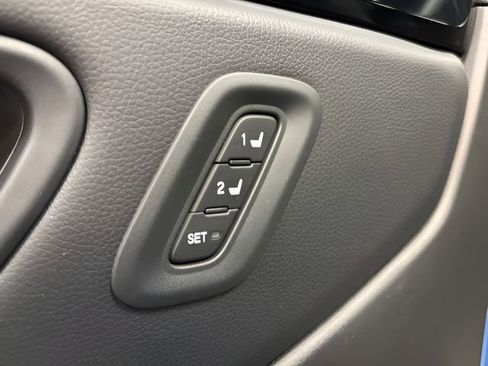 Used 2025 Honda Pilot TrailSport image 39