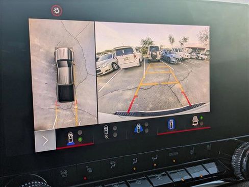 Used 2023 GMC Canyon Denali image 13