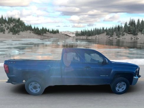 Used 2019 Chevrolet Silverado 2500 W/T image 2