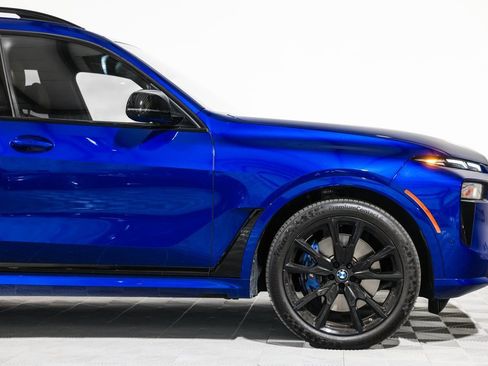 Used 2025 BMW X7 M60i image 3