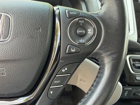 Used 2017 Honda Pilot Touring image 26