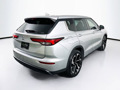 Used 2022 Mitsubishi Outlander ES image 9