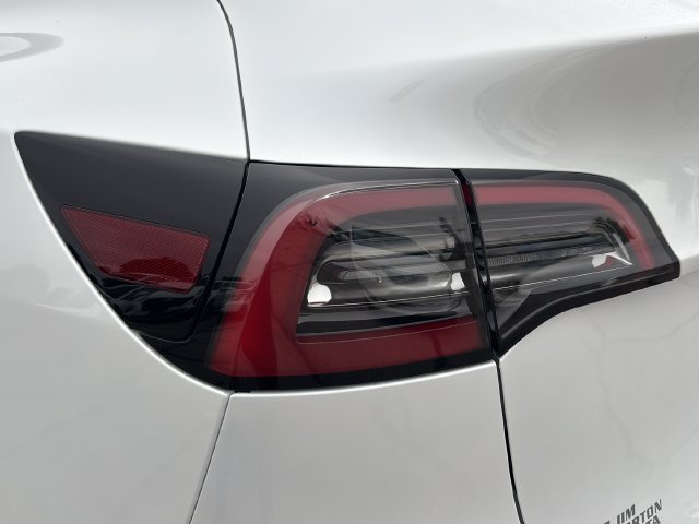 Used 2025 Tesla Model Y Long Range AWD/4WD image 28
