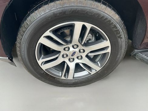 Used 2024 Ford Expedition XLT RWD image 31