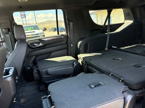Used 2022 Chevrolet Suburban RST w/ Luxury Package AWD/4WD image 28