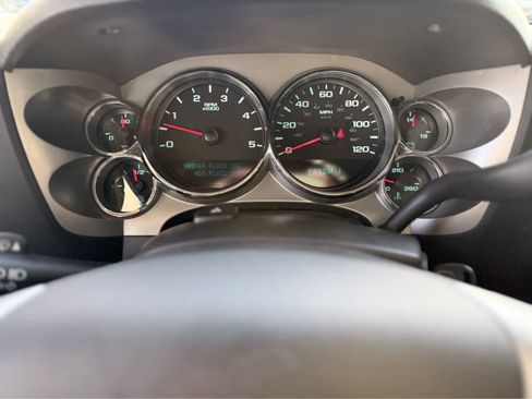 Used 2011 GMC Sierra 2500 SLE w/ SLE Preferred Package image 7