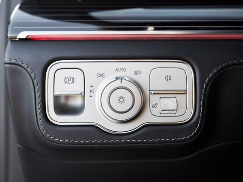 Used 2021 Mercedes-Benz Maybach GLS 600 Maybach GLS 600 image 64