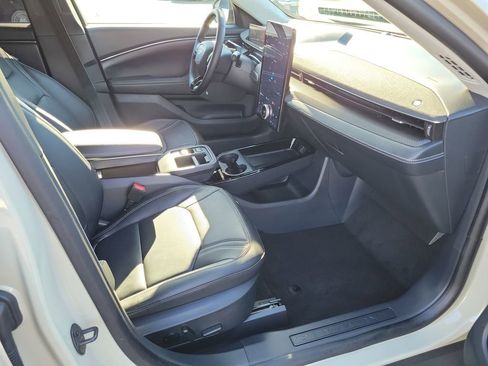 Used 2025 Ford Mustang Mach-E Premium image 17