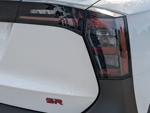 Used 2025 Nissan Kicks SR FWD image 17