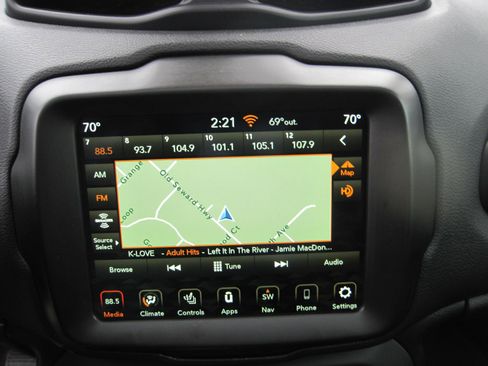 Used 2022 Jeep Renegade Altitude w/ Sun/Sound Group image 13