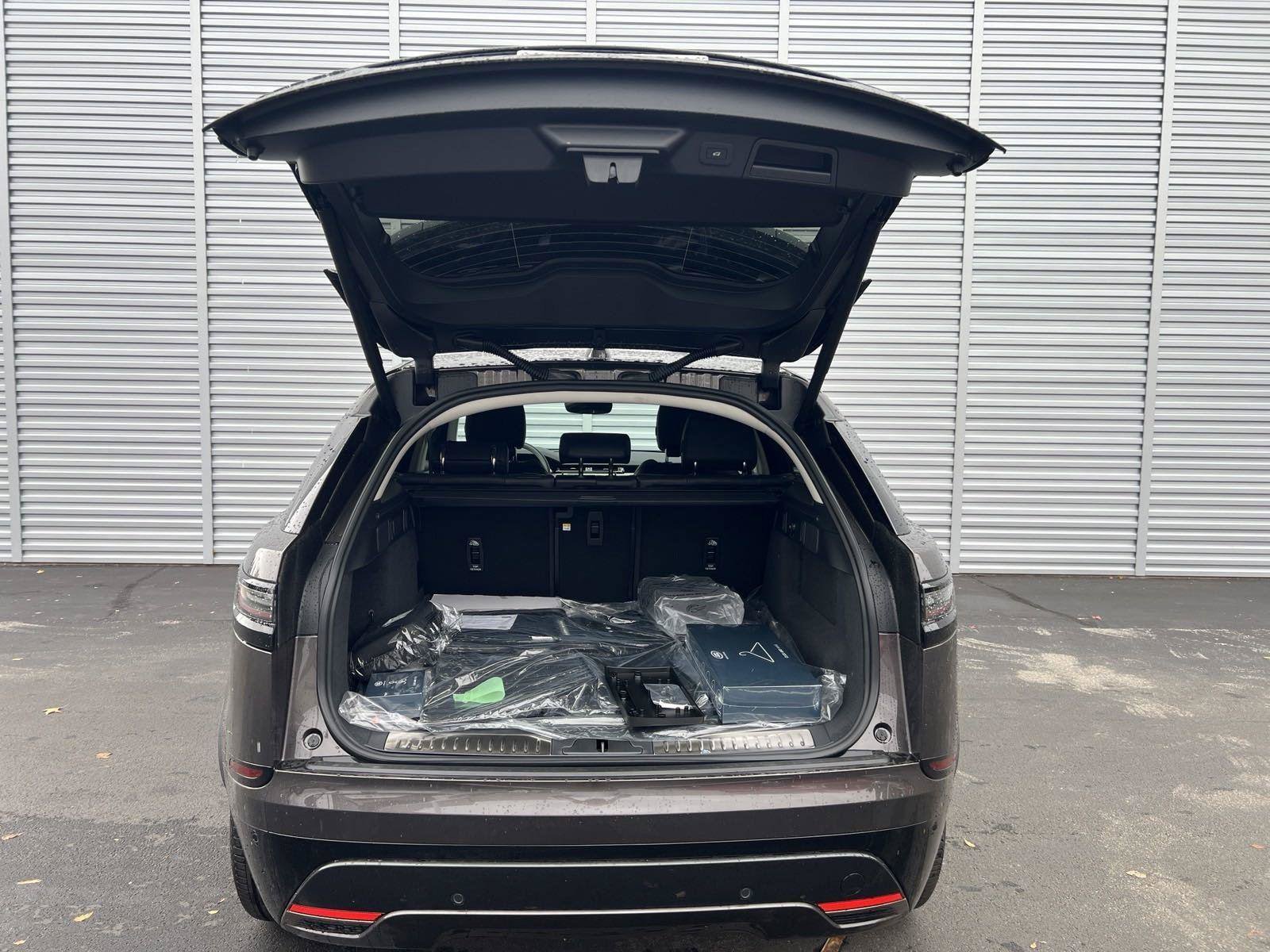 New 2025 Land Rover Range Rover Velar Dynamic SE AWD/4WD image 30