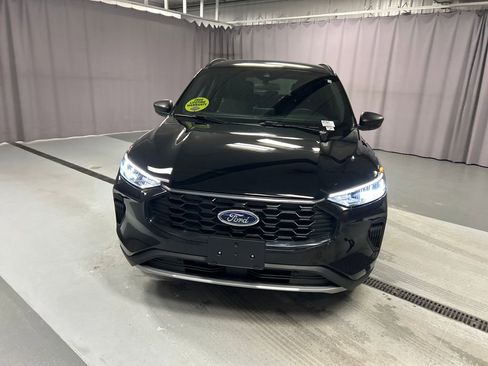 Used 2025 Ford Escape ST-Line AWD/4WD image 2