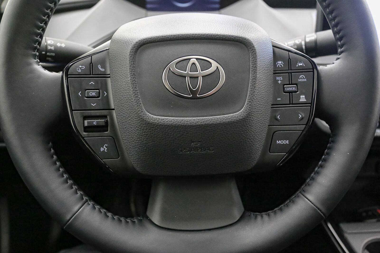 Used 2023 Toyota Prius Limited AWD/4WD image 32