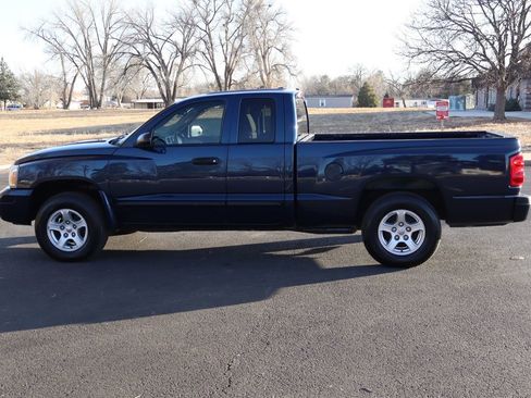 Used 2007 Dodge Dakota SLT image 9