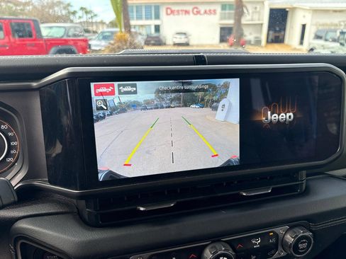 Used 2024 Jeep Gladiator Mojave image 22