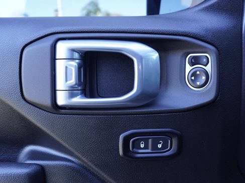 Used 2024 Jeep Wrangler Unlimited Sport AWD/4WD image 11