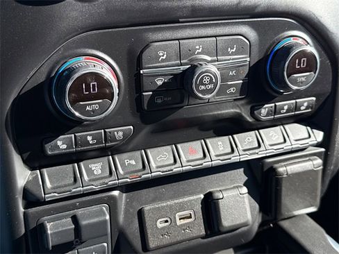 Used 2021 Chevrolet Silverado 2500 LTZ w/ LTZ Convenience Package image 32