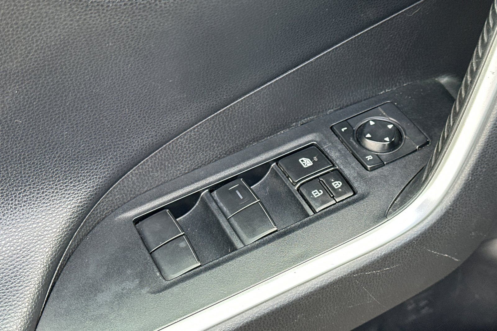 Used 2020 Toyota RAV4 Adventure AWD/4WD image 12