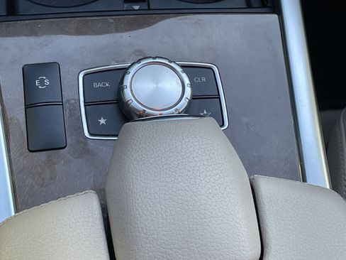 Used 2014 Mercedes-Benz E 350 Sedan image 38