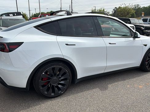 Used 2022 Tesla Model Y Performance image 8