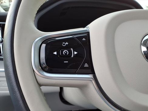 Used 2023 Volvo XC60 B5 Plus w/ Climate Package image 27