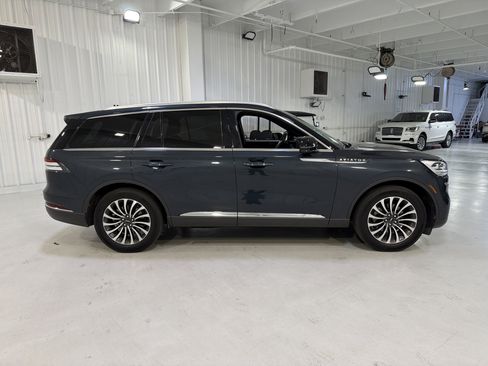 Used 2023 Lincoln Aviator Reserve w/ Equipment Group 201A image 6