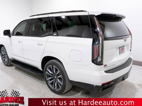 Used 2023 Cadillac Escalade Sport image 3