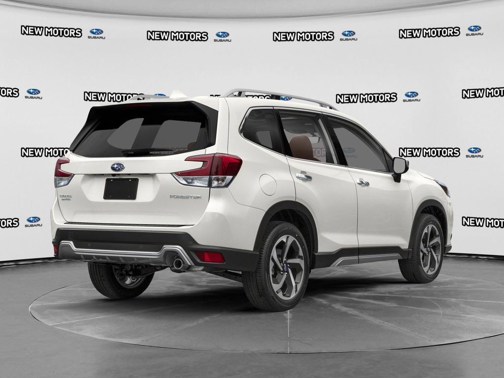 Used 2023 Subaru Forester Touring AWD/4WD image 2