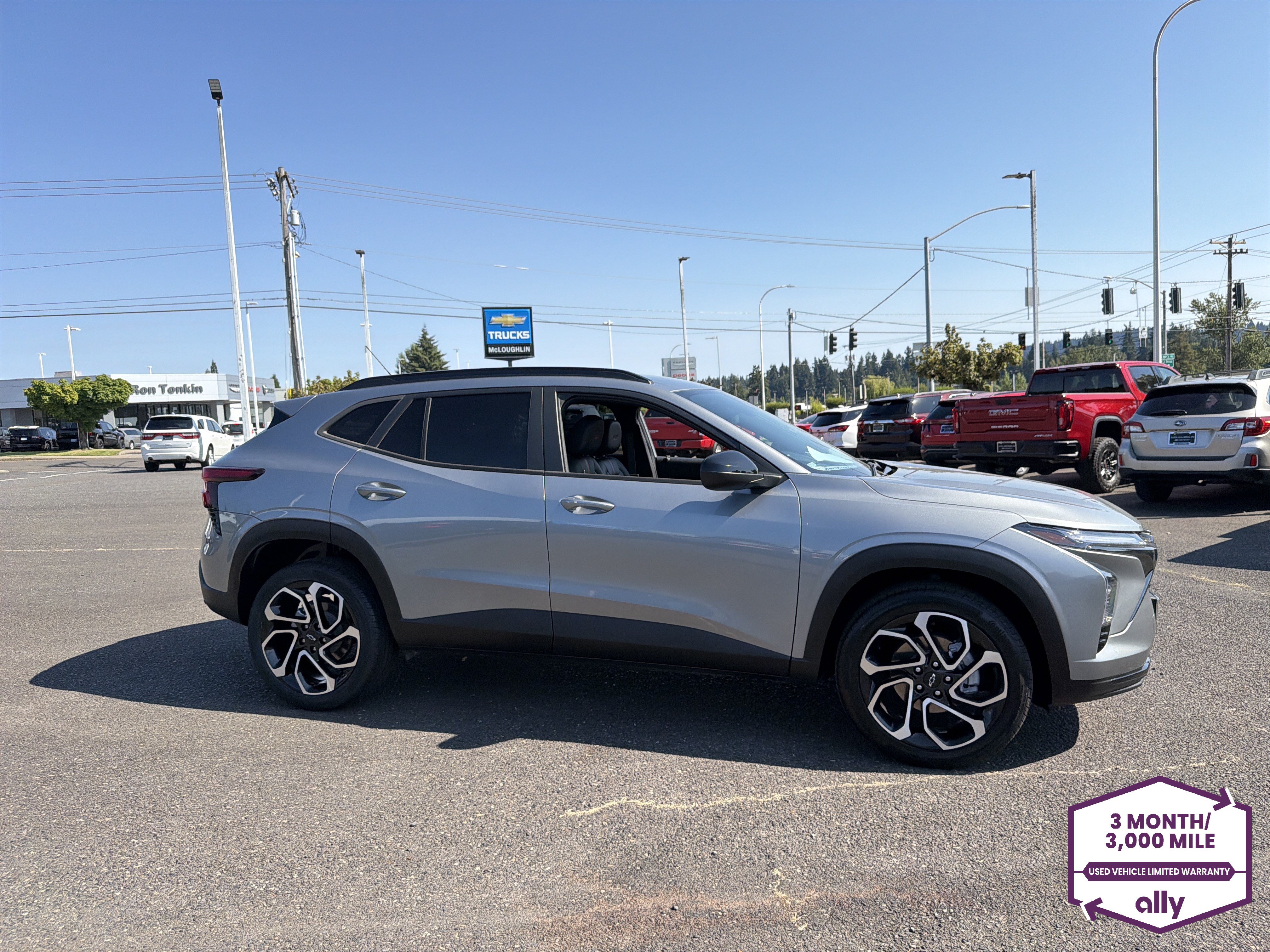 Used 2024 Chevrolet Trax RS FWD image 7