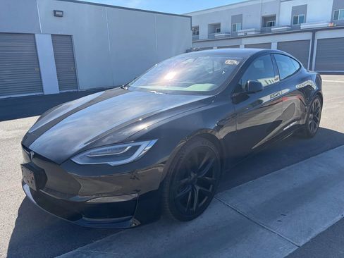 Used 2021 Tesla Model S Plaid image 3