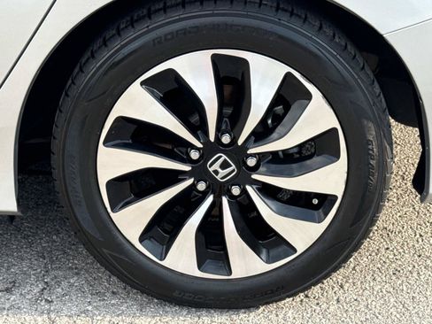 Used 2015 Honda Accord Hybrid Sedan image 9