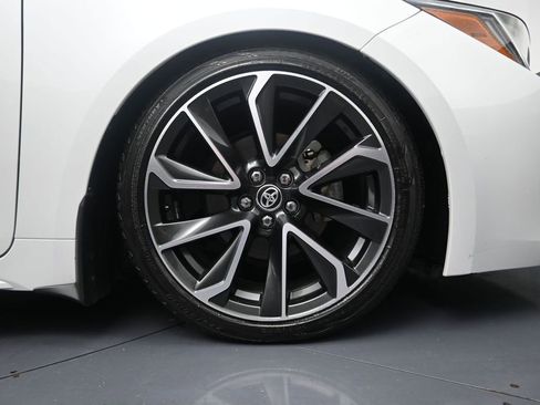 Used 2021 Toyota Corolla XSE FWD image 5