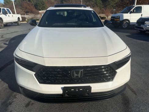 Used 2023 Honda Accord Sport image 2
