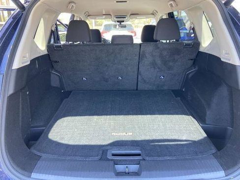Used 2025 Nissan Rogue SV FWD image 21