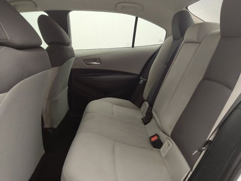 Used 2021 Toyota Corolla LE image 18