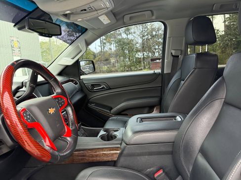 Used 2019 Chevrolet Suburban LT image 15