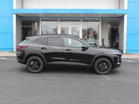 New 2026 Chevrolet Trax LT image 3