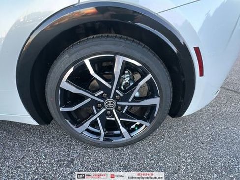 New 2026 Toyota Prius Plug-In Hybrid FWD image 18
