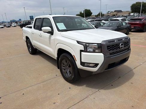 Certified 2025 Nissan Frontier SV w/ SV Convenience Package RWD image 7