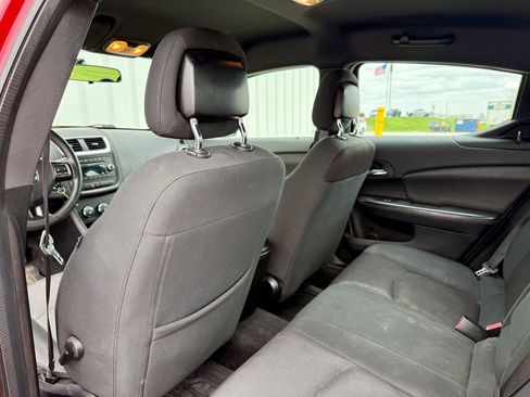 Used 2014 Dodge Avenger SE image 13