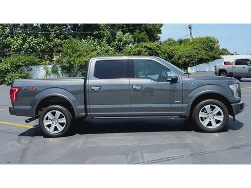 Used 2017 Ford F150 Platinum w/ Equipment Group 701A Luxury AWD/4WD image 9