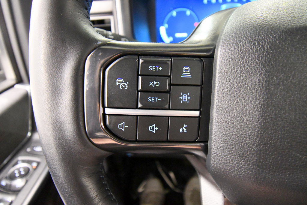 Used 2025 Ford F350 Platinum w/ FX4 Off-Road Package AWD/4WD image 21