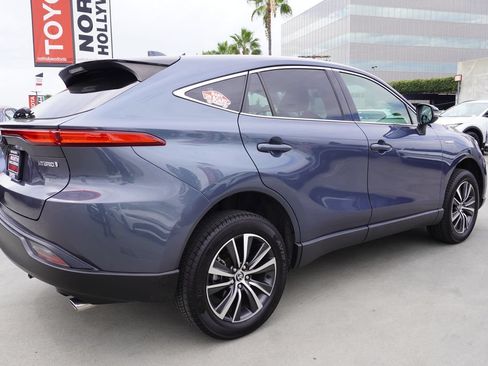 Used 2021 Toyota Venza LE w/ Carpet Mat Package (TMS) AWD/4WD image 3