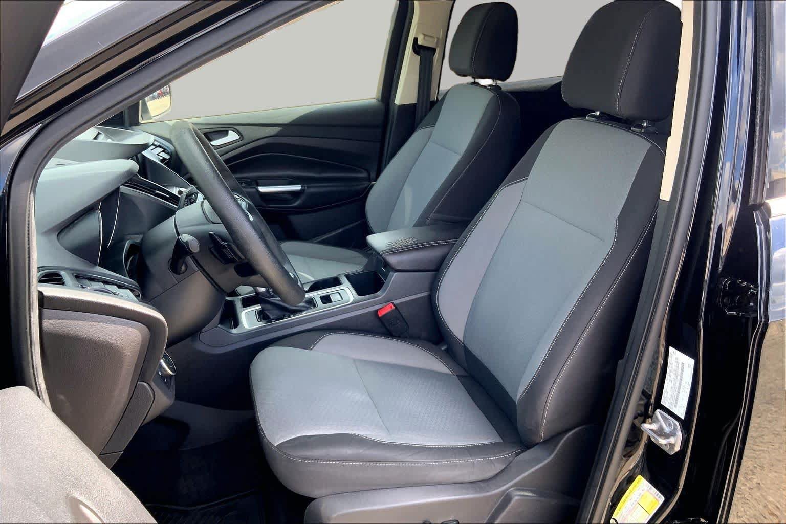 Used 2017 Ford Escape SE w/ Equipment Group 201A FWD image 8