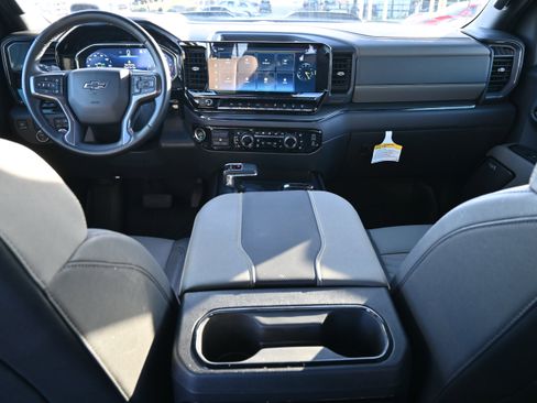 Used 2024 Chevrolet Silverado 1500 ZR2 w/ Technology Package image 3