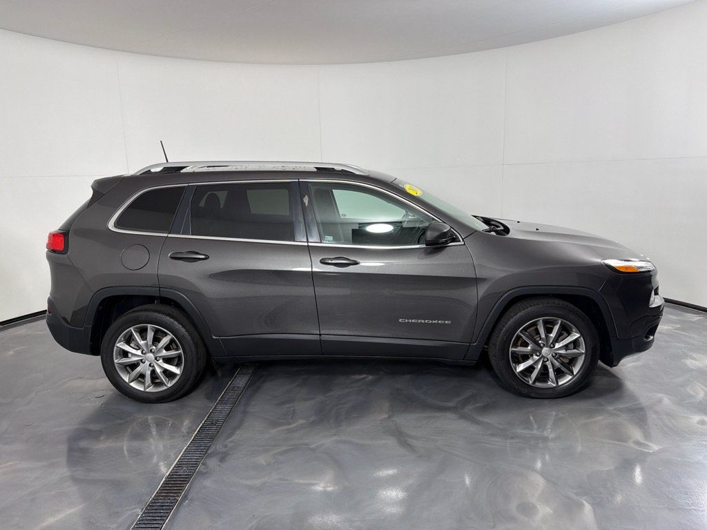 Used 2018 Jeep Cherokee Limited FWD image 4