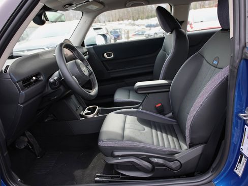 Used 2025 MINI Cooper 2-Door Hardtop image 13