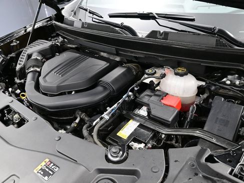 Used 2024 GMC Acadia AT4 AWD/4WD image 14